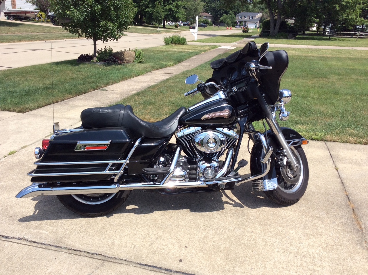Driver Passenger Black Seat For Harley Davidson FLHT Electra Glide Standard 2007 to /2015 One Piece