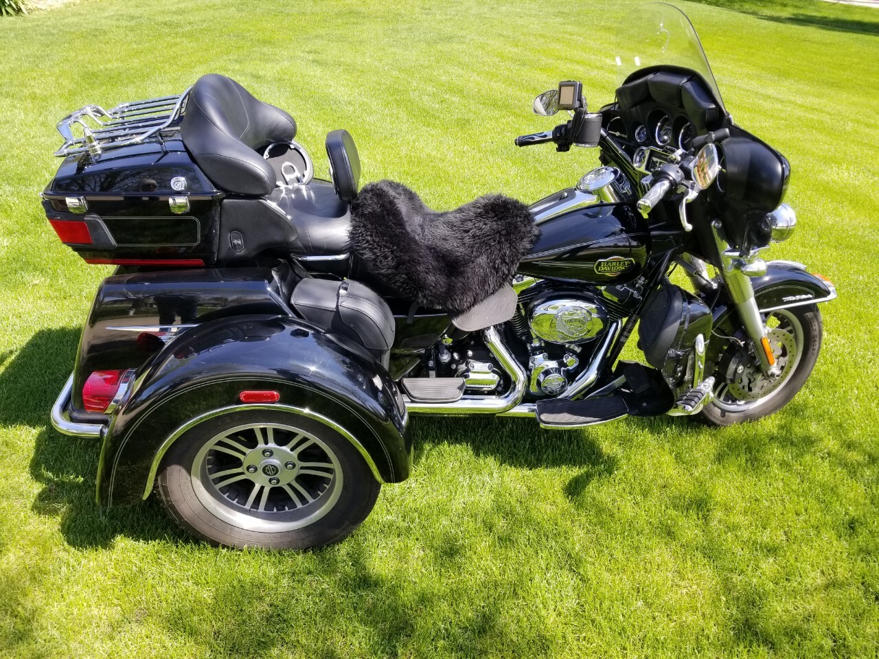 2011 HarleyDavidson TRI GLIDE ULTRA CLASSIC, Sugar Grove IL