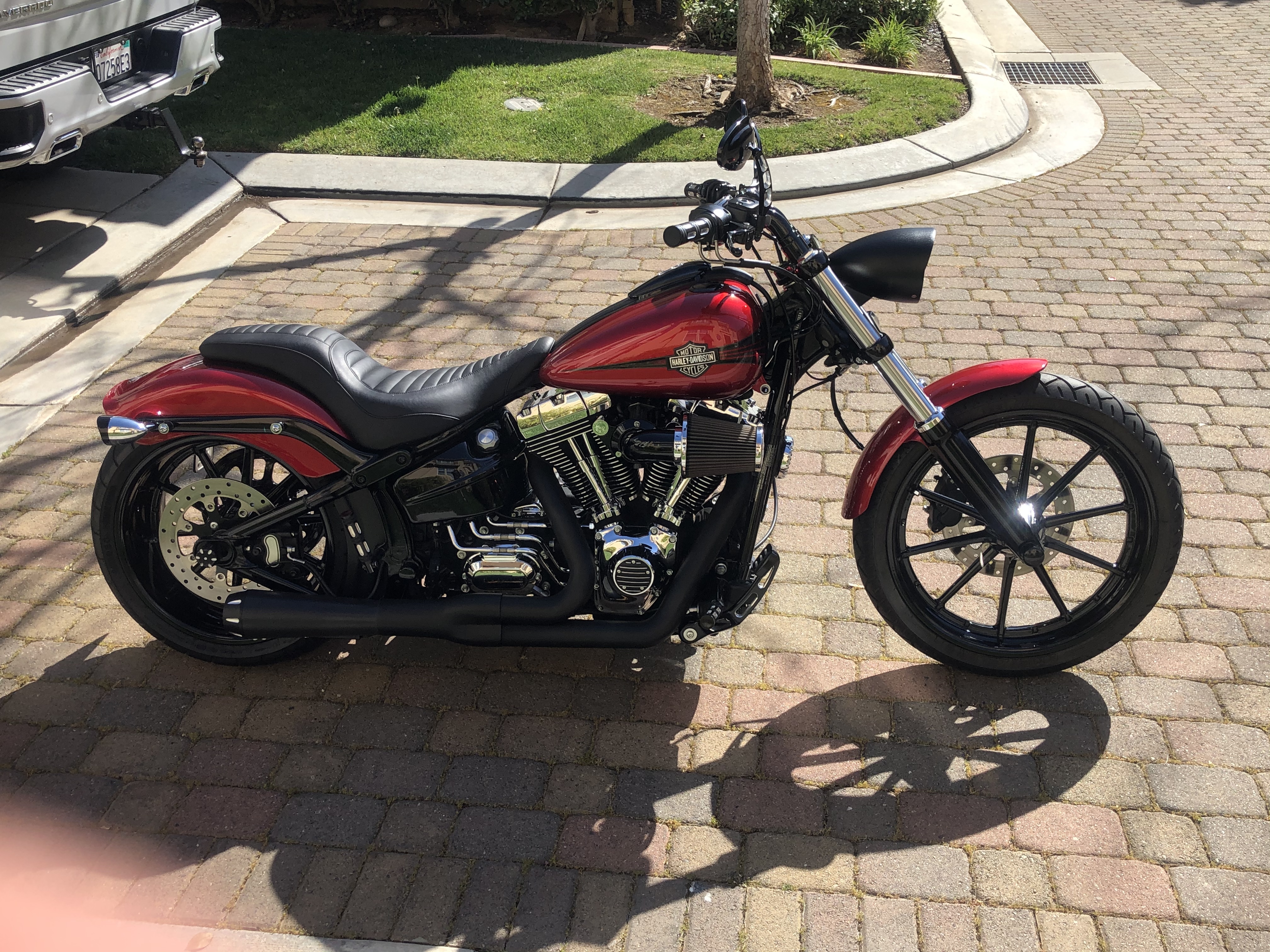 النظام أكثر تسطحا تشتت harley davidson breakout usata amazon -  levincosmetology.com