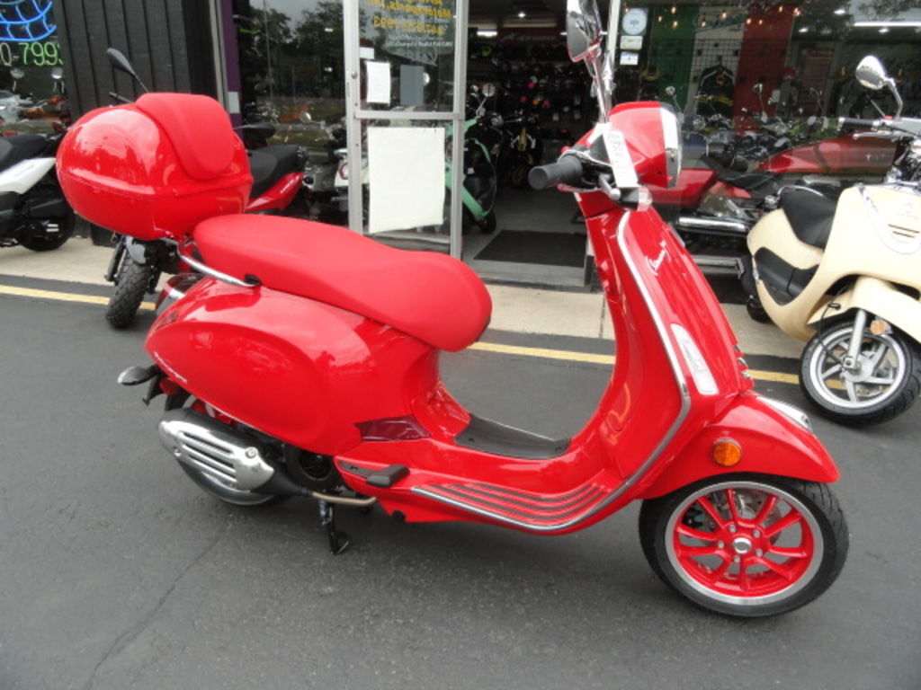 vespa primavera red