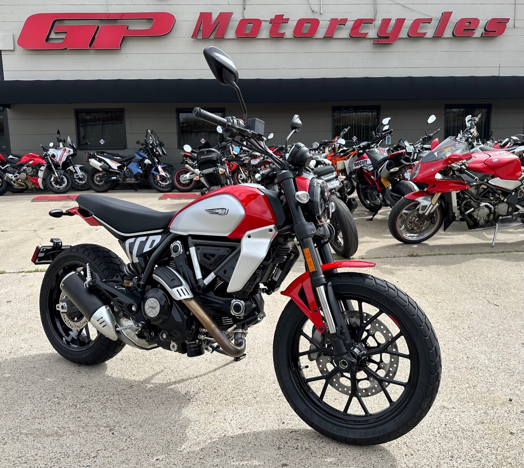 2025 DUCATI SCRAMBLER ICON