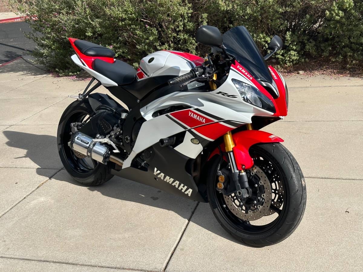 Sports Bikes Yamaha R6