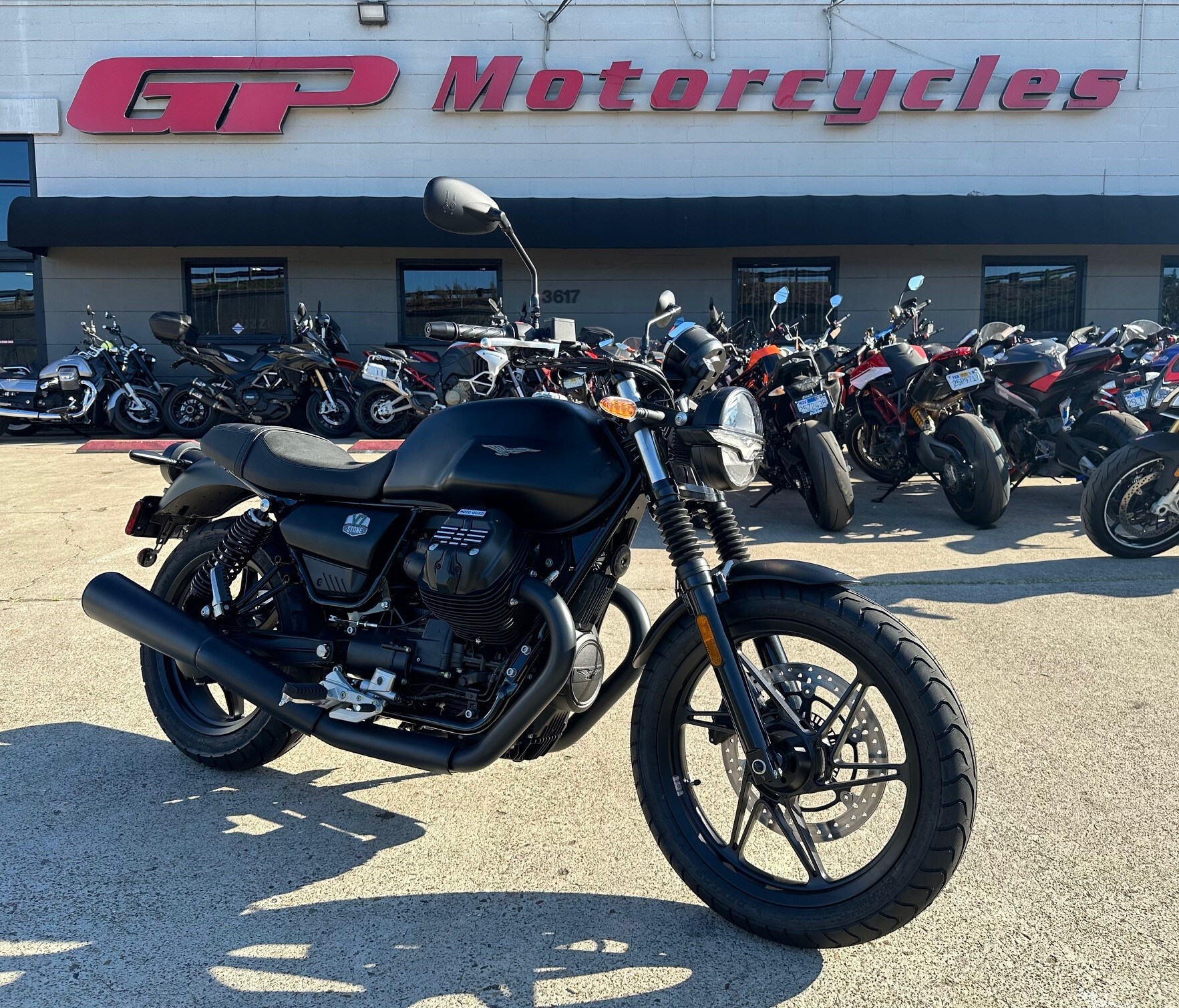 2024 Moto Guzzi V7 Stone