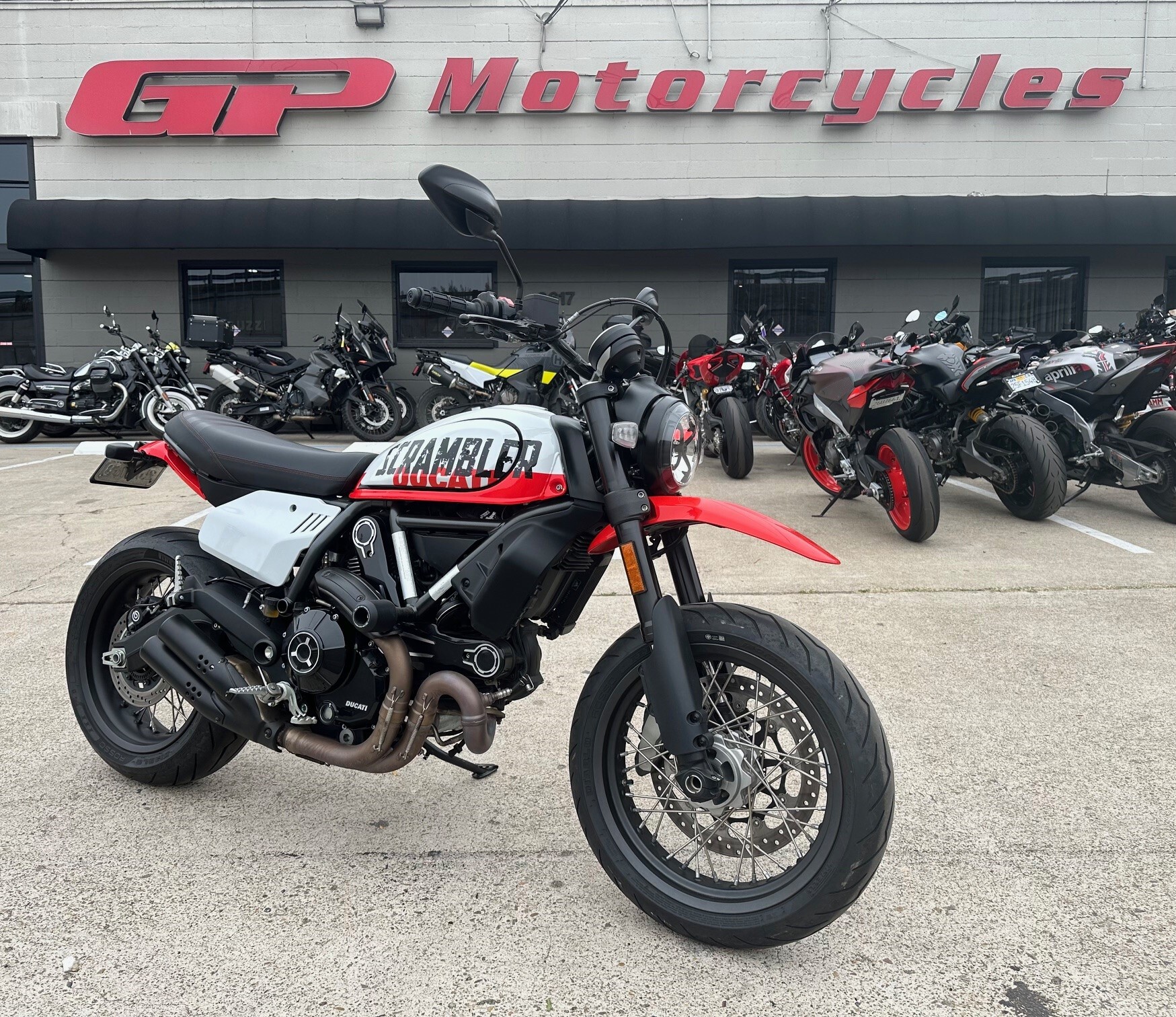 2022 DUCATI  SCRAMBLER URBAN MOTARD