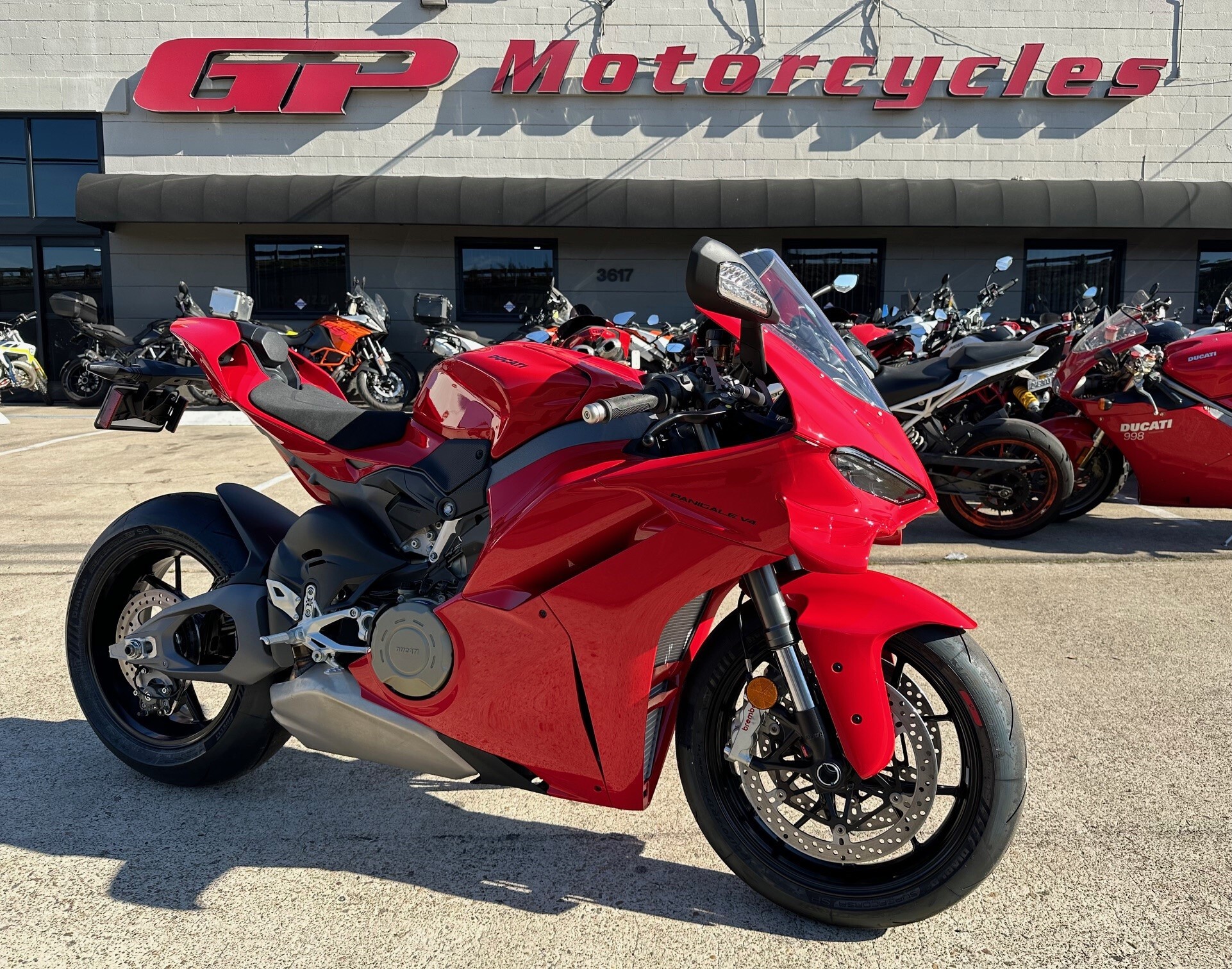 2025 DUCATI PANIGALE V4