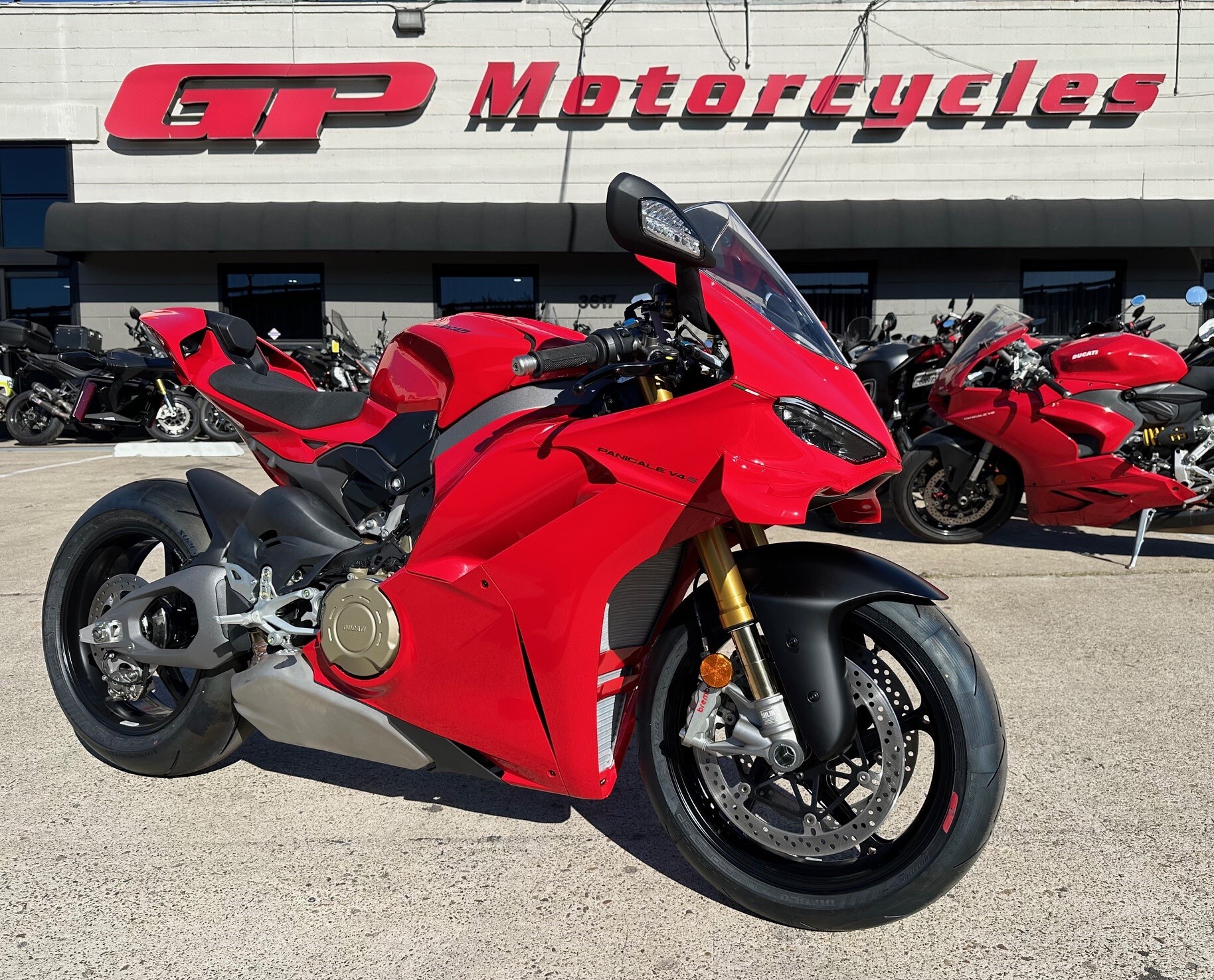2025 DUCATI PANIGALE V4 S