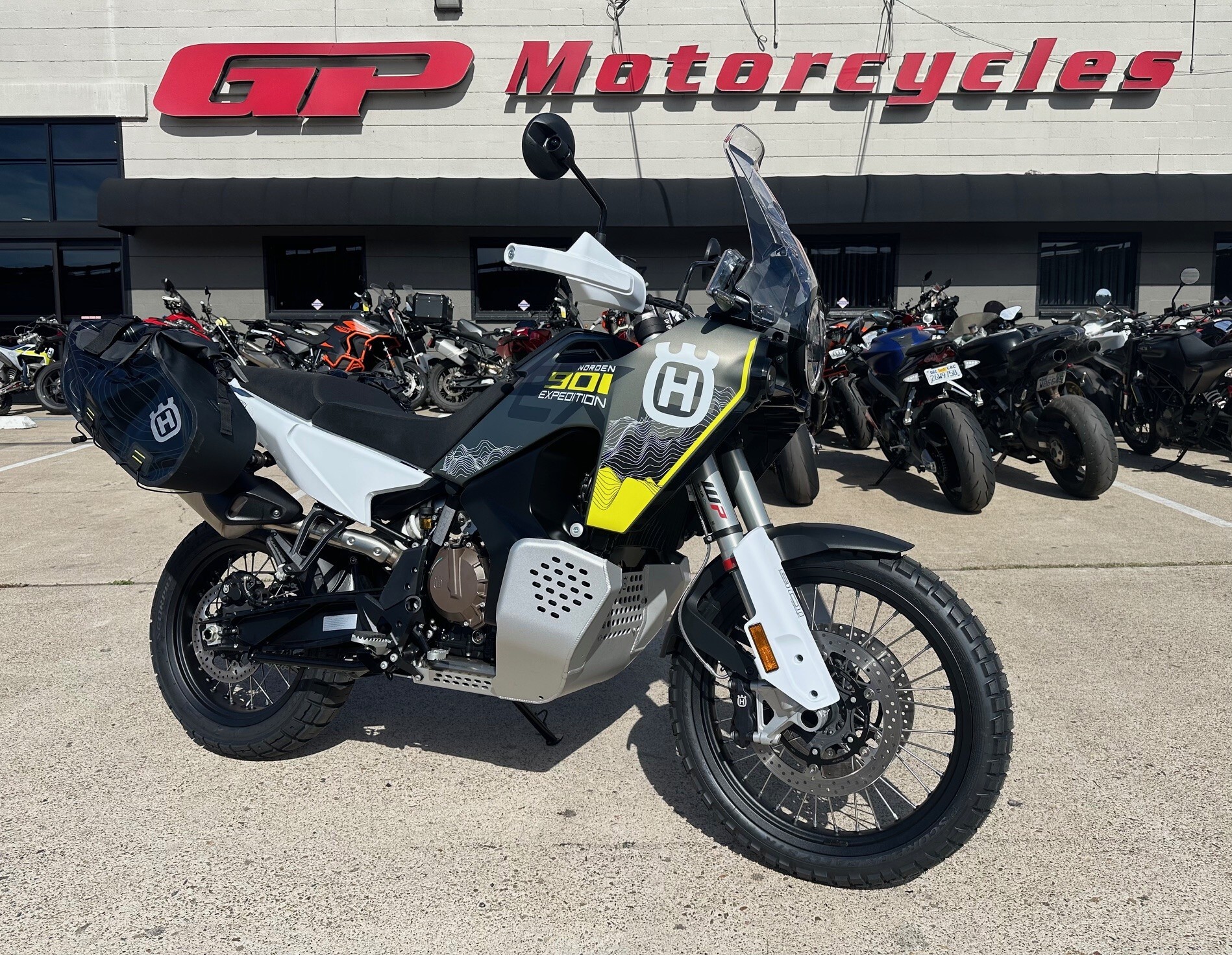 2025 HUSQVARNA  Norden 901 Expedition