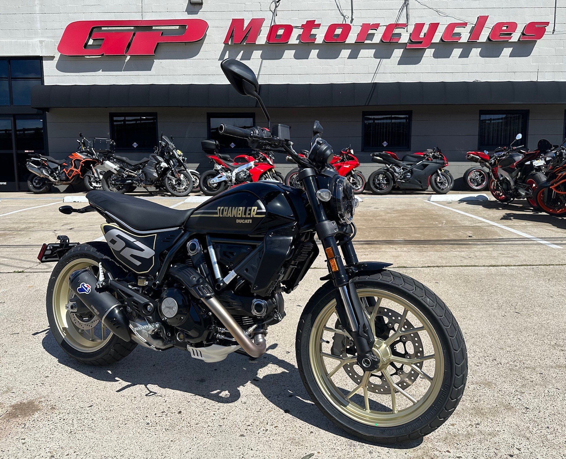 2025 DUCATI SCRAMBLER FULL THROTTLE