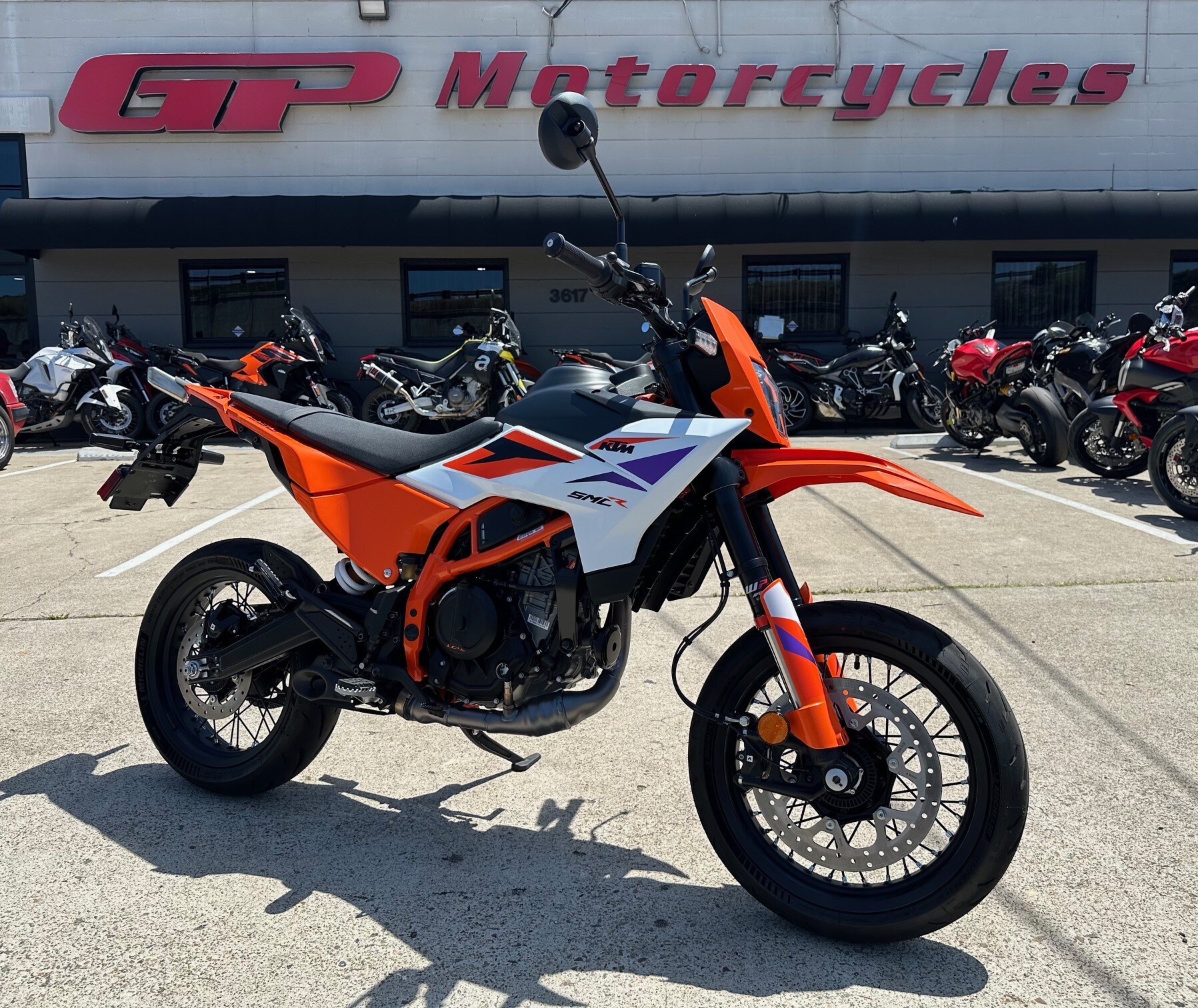 2025 KTM 390 SMC