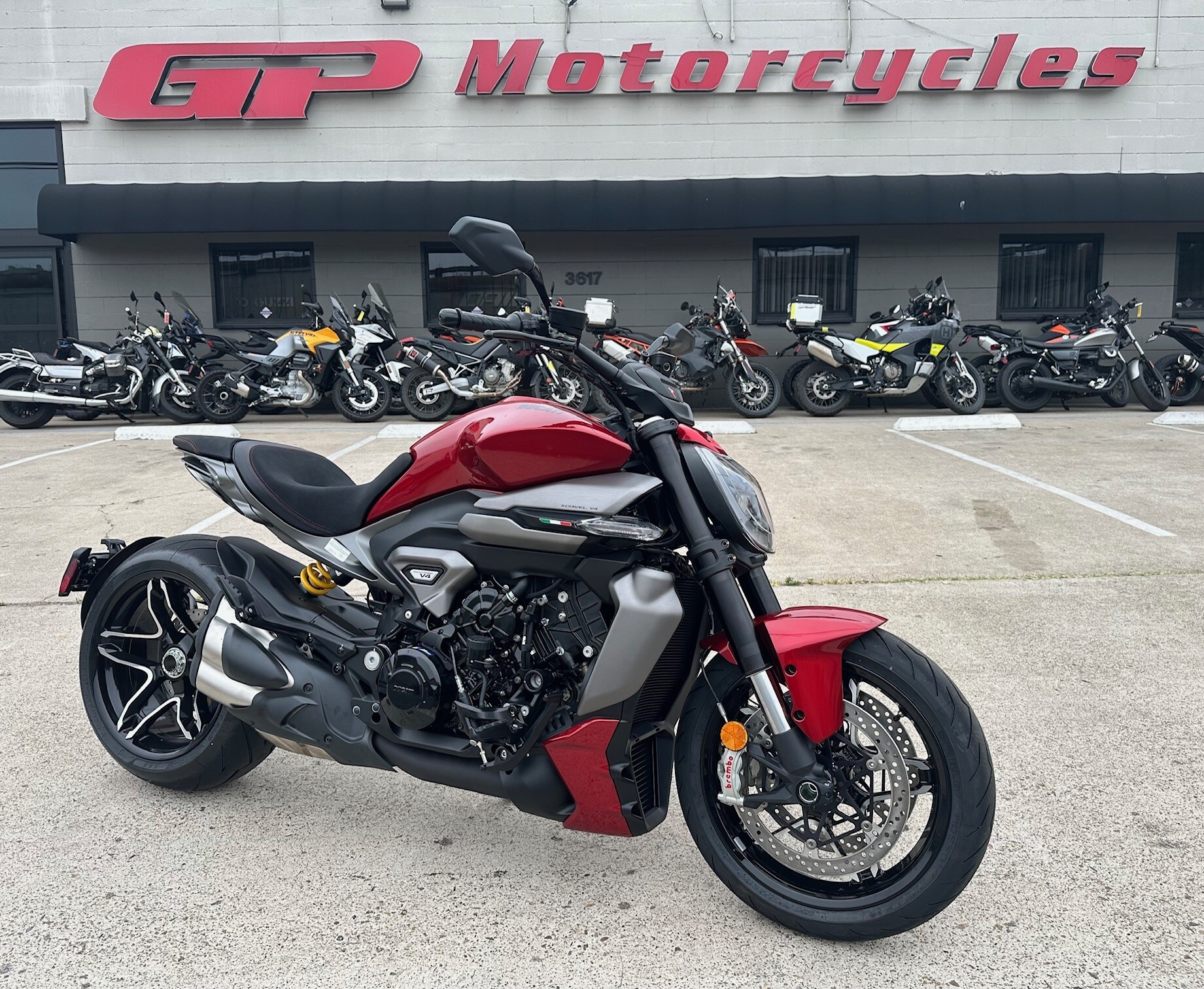 2026 DUCATI X DIAVEL V4
