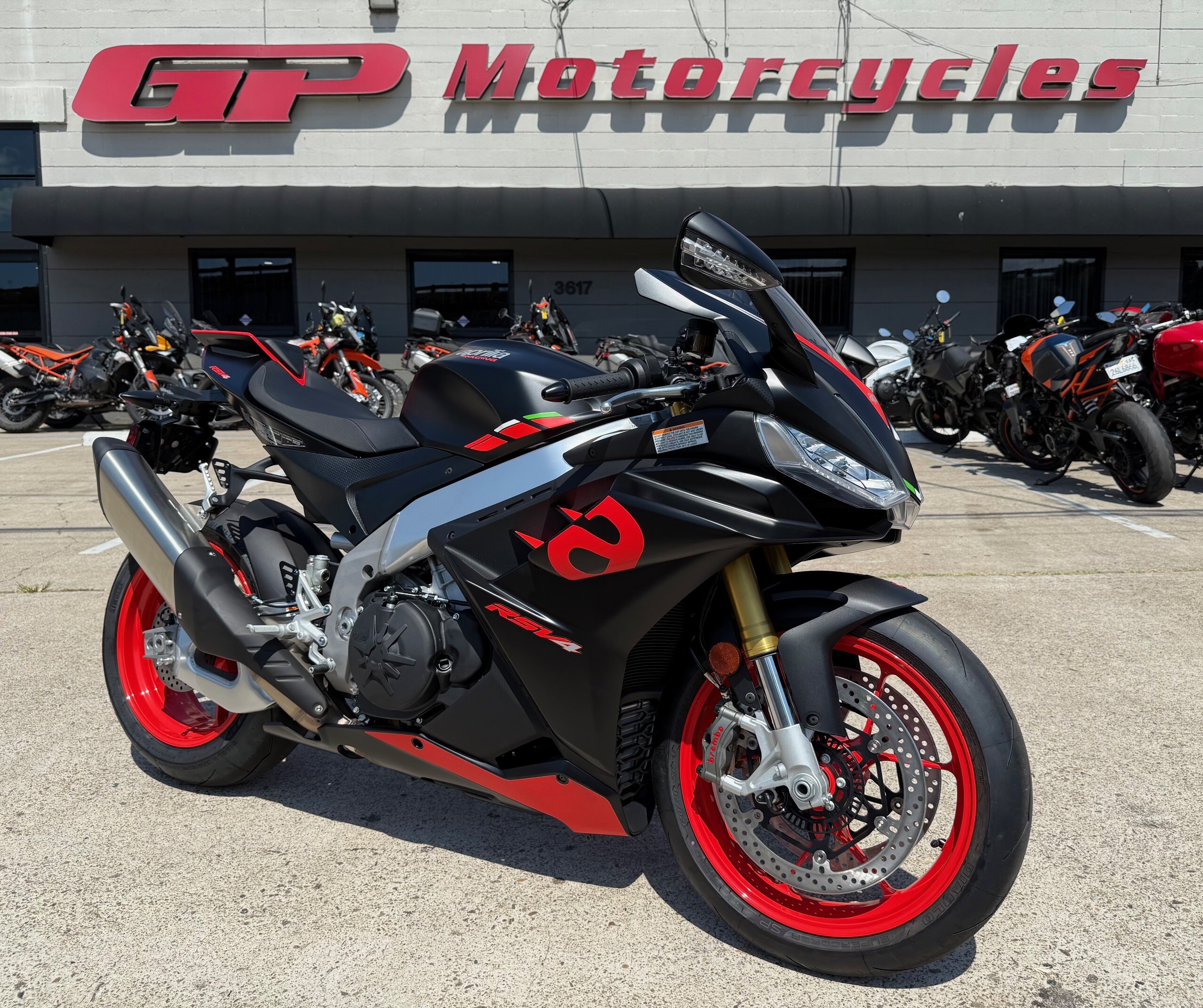 2025 APRILIA RSV4 1100 SACHSENRING