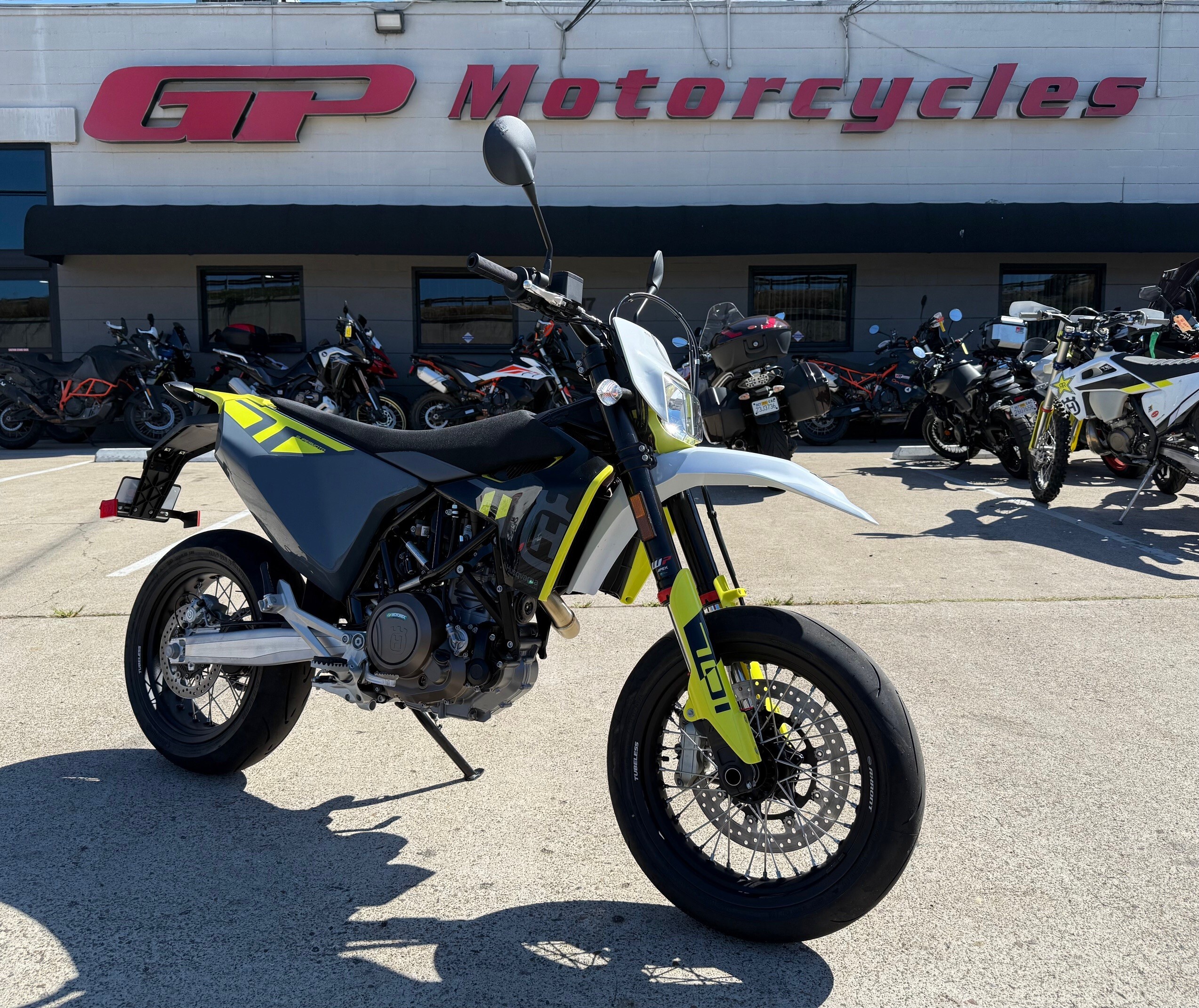 2024 HUSQVARNA 701 SUPERMOTO