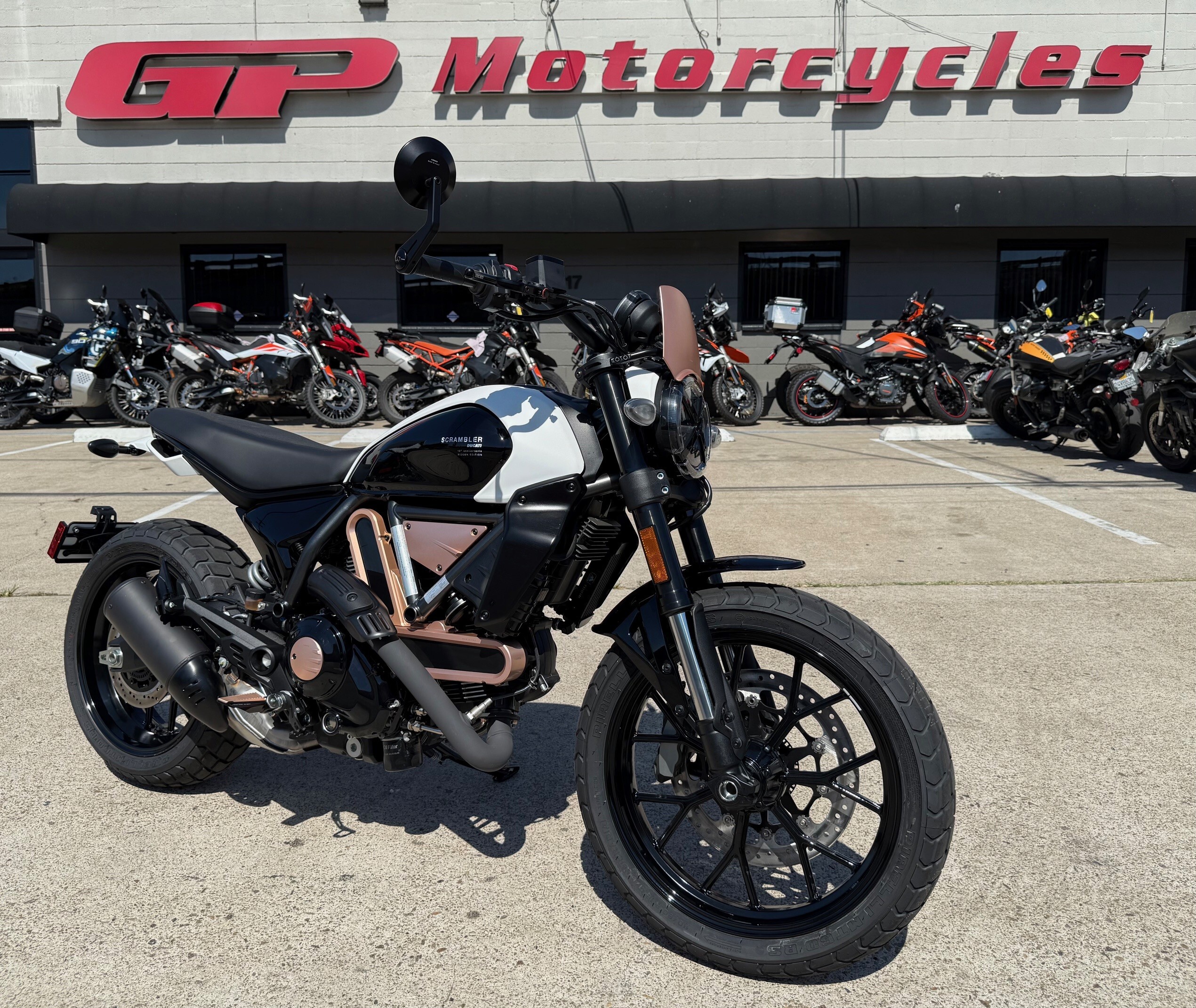 2025 DUCATI SCRAMBLER 10TH ANNIVERSARIO RIZOMA EDITION