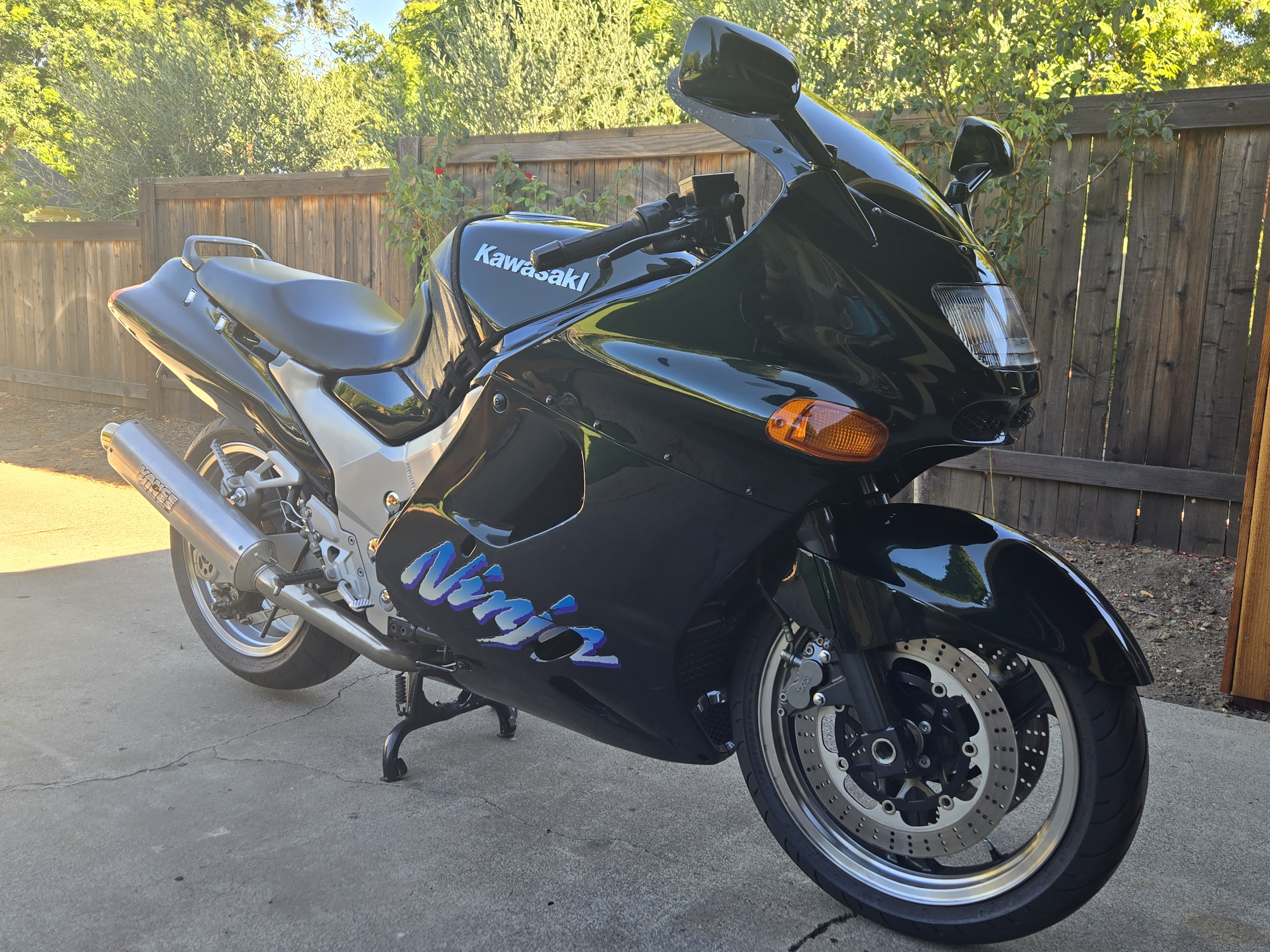 アミーゴ Ultra Motorcycle Company Motorcycle Reviews on Cycle Insider